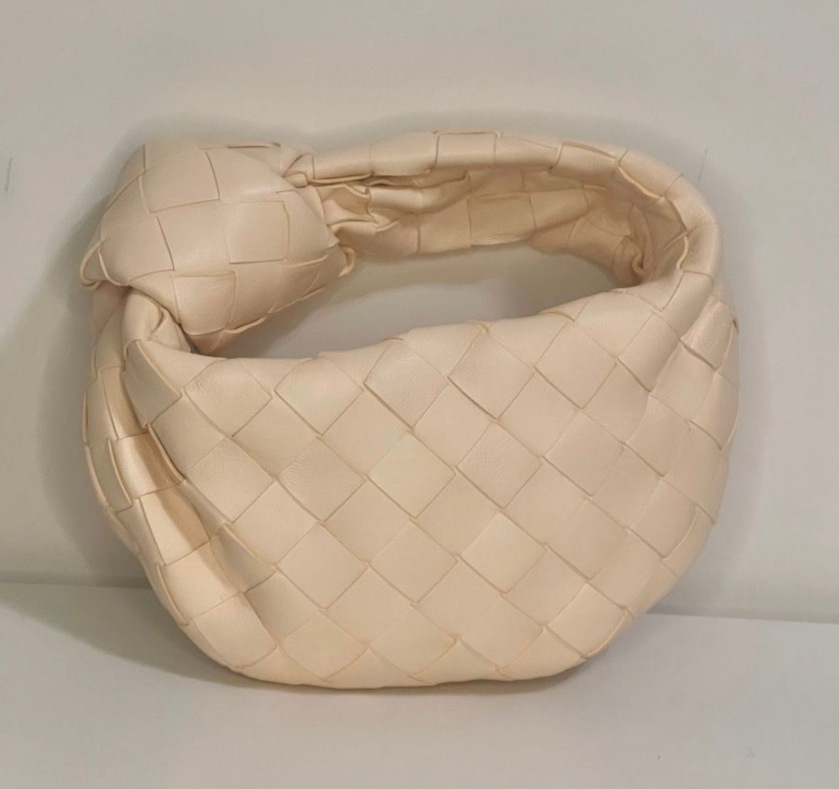 Bottega Veneta Candy Jodie in beige - WOMEN