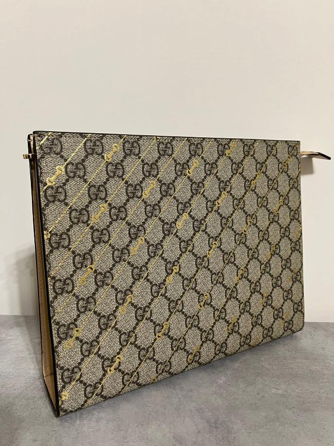 Gucci GG Supreme Horsbit Pouch - UNISEX